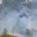 Flakët rikthehen në Mallakastër, era përhap zjarrin në Drenie