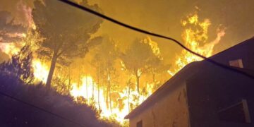 Zjarret në Shqipëri/ 14 vatra mbeten ende aktive, zonat më problematike