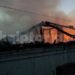 Përfshihet nga zjarri një shtëpi në Levan të Fierit, flakët e shkrumbojnë totalisht