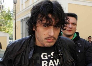 “Ule zërin e muzikës”/ Duhej të paraqitej të hënën në burg, Alket Rizai përfshihet në shkëmbim zjarri në Athinë