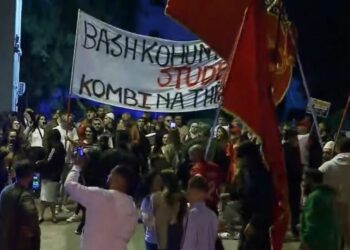“Shqipëria kërkon revolucion”, mbyllet protesta e 121, dorëheqja e Ramës, kërkesë e panegociueshme