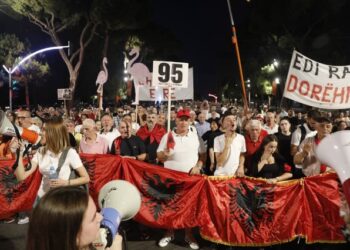 “Të bllokojmë gjithë institucionet!”/ Aktivisti Daci: Mërgata shqiptare në shesh më 12 shtator
