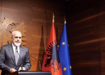 Arrestimi i shefes së SHISH, Rama i del në mbrojtje ish-vartëses së tij: Ishte masë ekstreme
