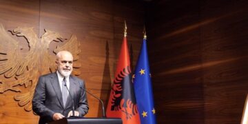 Arrestimi i shefes së SHISH, Rama i del në mbrojtje ish-vartëses së tij: Ishte masë ekstreme