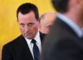 “Vendim skandaloz” – Richard Grenell kërkon mbylljen e Gjykatës Speciale