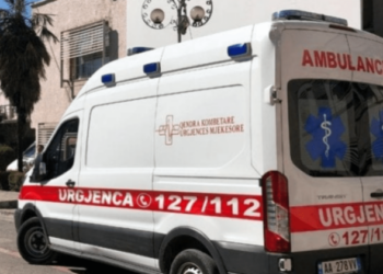 Aksident i rëndë në Dibër, plagosen 5 persona, 4 prej tyre nisen drejt Tiranës