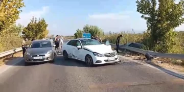 Aksident në aksin Lushnje-Berat/ Përplasën 3 makina, 2 të plagosur rëndë