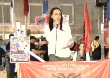 Dhuna policore, protestuesit me deklaratë të përbashkët: Efektivët tejkaluan kompetencat! Do të vijojmë bllokimin
