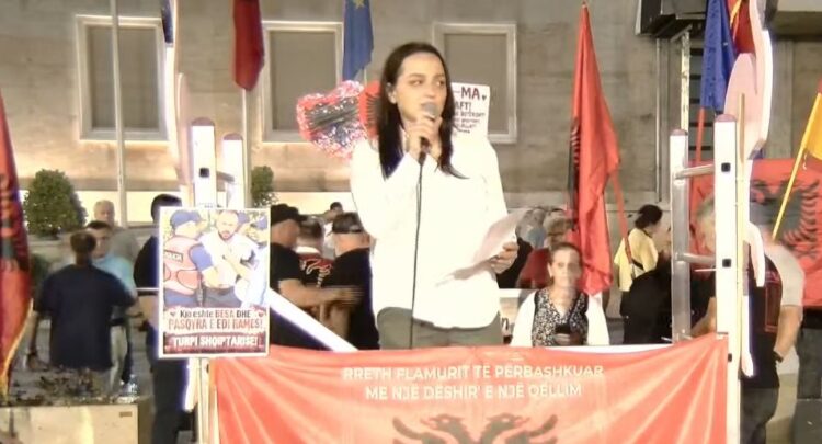 Dhuna policore, protestuesit me deklaratë të përbashkët: Efektivët tejkaluan kompetencat! Do të vijojmë bllokimin