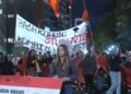 “Bashkohuni studentë, kombi na thërret”/ Vijon marshimi në rrugët e Tiranës: Rama jep dorëheqjen!