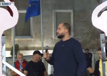 Thirrje SPAK-ut nga aktivisti: Dorëzo në Kuvend kërkesën për imunitetin e Ballukut! Nuk heqim dorë pa ikur Rama