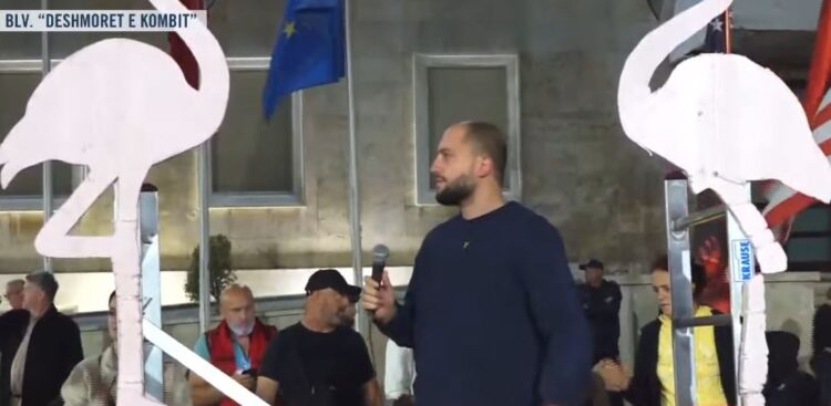 Thirrje SPAK-ut nga aktivisti: Dorëzo në Kuvend kërkesën për imunitetin e Ballukut! Nuk heqim dorë pa ikur Rama