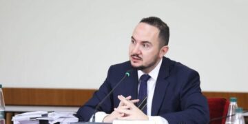 Arrestimi i drejtueses Vlora Hyseni/ Salianji: S’ka qeveri që qëndron në këmbë pas skandalit të SHISH