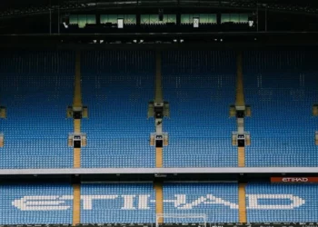 Manchester City shpallet fajtor, akuzohet për fshehjen e mbi 1 miliard eurove, reagon klubi