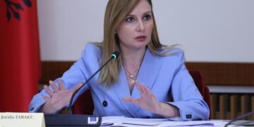 “Konflikti i pronës në Vlorë, pasojë e kaosit shtetëror”/ Tabaku: Rama, përgjegjës për dy lejet mbi të njëjtën tokë