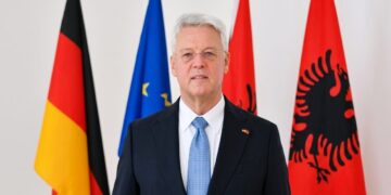 “Të respektohet pavarësia e gjyqësorit”/ Ambasadori gjerman: Reforma në drejtësi, faktor kyç në avancimin e Shqipërisë për në BE