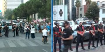 Deputetët e bllokuar në Kuvend, Policia tenton të lirojë aksin, turma zhvendoset tek Ministria e Brendshme