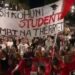 “Ju erdhi fundi!”-Protesta e 115-të, qytetarët nisin marshimin me thirrjet: Dorëheqje! Studentët po bëjnë revolucion