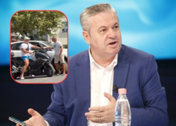 Ku jemi katandisur! Murrizi: Shefi i Komisariatit Krujë rrihet në mes të rrugës si ‘gomari në duhan’