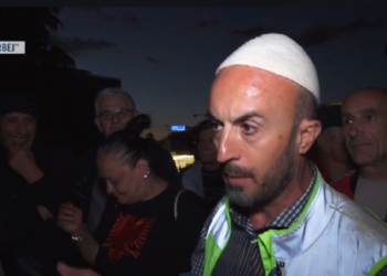 Arben “Amerika e braktisi!”, Kola për vizitën e kryeministrit në SHBA: Bota i ka ‘hequr fishën’