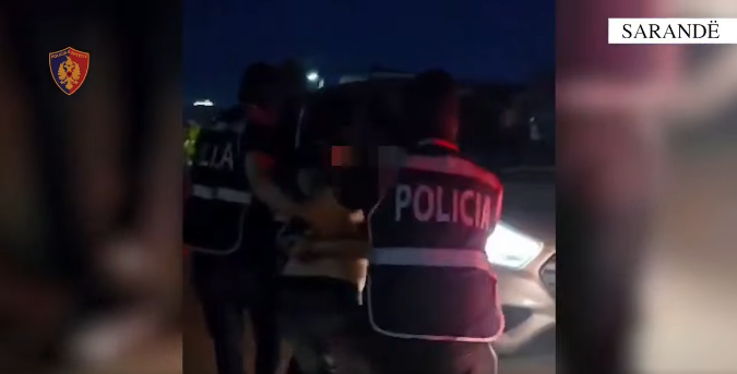 Operacioni “Vjeshta” në Sarandë/ 20 të arrestuar, sekuestrohen kokainë, kanabis dhe 2 pistoleta