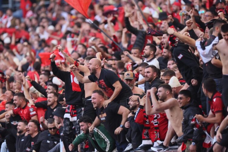 Stadiumi i San Marinos do ‘vishet’ kuqezi, tifozët shqiptarë blejnë biletat e vendësve