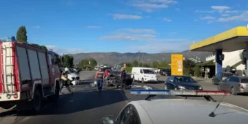 Disa të plagosur nga aksidenti i tri makinave në superstradën Lezhë-Shkodër