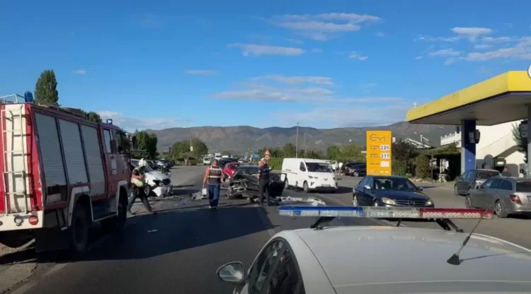 Disa të plagosur nga aksidenti i tri makinave në superstradën Lezhë-Shkodër