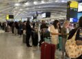 Kaos në aeroportet britanike, anulohen mbi 250 fluturime pas problemeve me sistemin e kontrollit ajror
