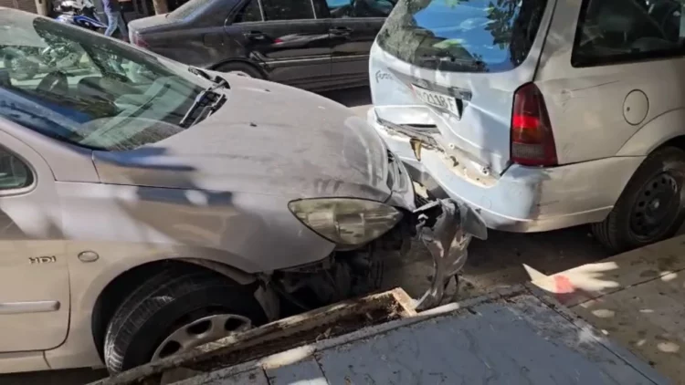 Drejtuesi humb kontrollin e makinës dhe përplaset me 3 automjete, plagoset një këmbësor në Durrës