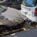 Drejtuesi humb kontrollin e makinës dhe përplaset me 3 automjete, plagoset një këmbësor në Durrës