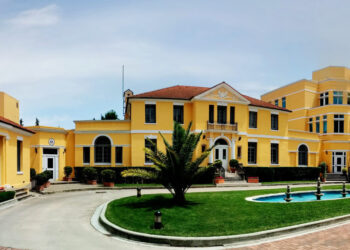 “Zbatim më i fortë i ligjit”- Mesazhi i ambasadës amerikane: Kur SHBA dhe Shqipëria qëndrojnë së bashku, komunitetet tona janë më të sigurta