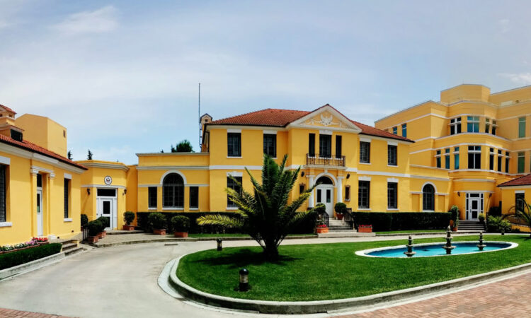 “Zbatim më i fortë i ligjit”- Mesazhi i ambasadës amerikane: Kur SHBA dhe Shqipëria qëndrojnë së bashku, komunitetet tona janë më të sigurta