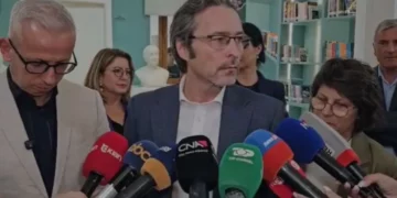 Ambasadori italian nga Korça: Po ndjekim me vëmendje protestat, respektojmë zhvillimet