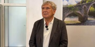Ambasadori kroat: Qeveria duhet të dëgjojë mesazhin e protestës, gjenerata e re do t’i japë fund tranzicionit