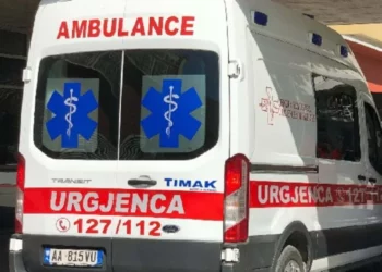Aksident në Shkodër/ Humb jetën 17-vjeçari, plagoset një tjetër