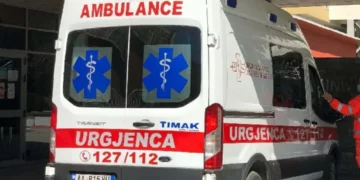 Aksident në Shkodër/ Humb jetën 17-vjeçari, plagoset një tjetër