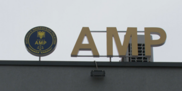 Arrestohet polici në Klos, dyshohet se ushtroi dhunë ndaj një vajze dhe vëllait të mitur të saj