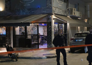 Të shtëna me armë zjarri në një lokal të Athinës, plagoset 10-vjeçarja shqiptare