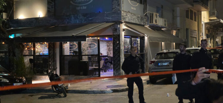 Të shtëna me armë zjarri në një lokal të Athinës, plagoset 10-vjeçarja shqiptare