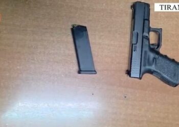 Lëvizte i armatosur në Tiranë, arrestohet 31-vjeçari