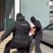 Mashtrim me 100 mijë euro, arrestohen në flagrancë dy të rinj