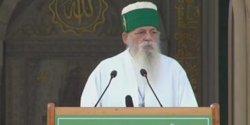 Përkujtohet 35-vjetori i rihapjes së Kryegjyshatës Bektashiane, Baba Mondi: Dëshmi e ringritjes dhe besimit