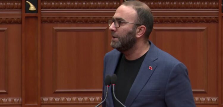 “Ia ka dorëzuar shtetin krimit të organizuar”/ Bardhi thirrje socialisteve: Silleni Ramen zvarrë këtu të japë llogari