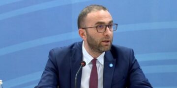 Bardhi, thirrje Gjykatës Kushtetuese: Shqyrtoni dhe shfuqizoni ligjin korruptiv për “Paketën e Maleve”, pasojat mund të jenë afatgjata