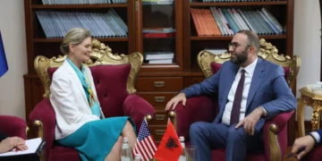 Bardhi takohet me VanHorn në Kryesinë e Kuvendit: SHBA mbete aleat i çmuar dhe strategjik i Shqipërisë