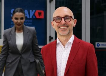 “Ka një feeling të ngrohtë si jaht”/ Vilat luksoze në Palasë! E-maili i Alban Eftimit që ‘fundosi’ Ballukun