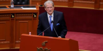 Berisha: Ky është parlamenti i Ergys Agasit, ndërsa Vlora Hyseni ishte shërbëtore e krimit, Ramës dhe Vuçiçit