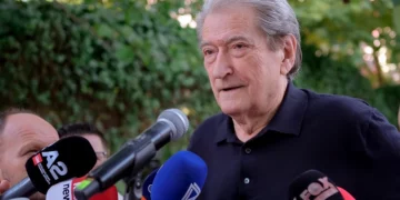 Berisha numëron skandalet e Ramës: Në SPAK duhej të futeshe me maskë se kundërmonin dosjet e tij
