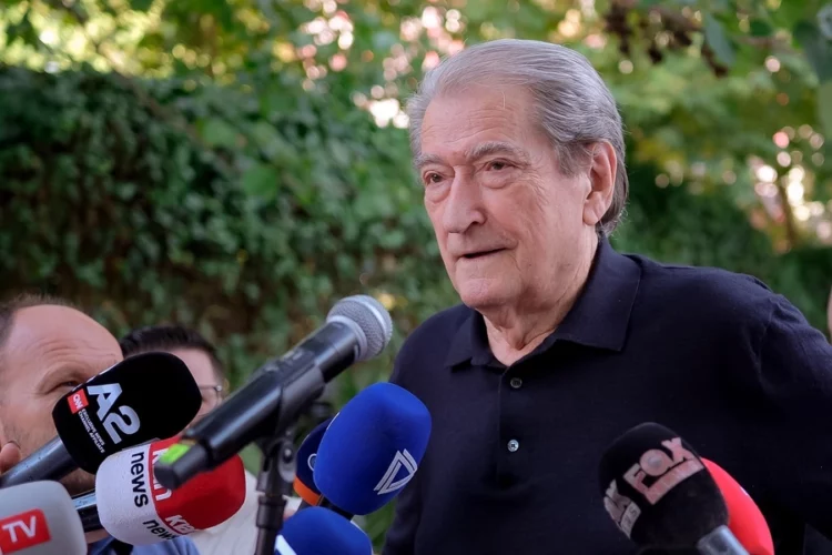 Berisha numëron skandalet e Ramës: Në SPAK duhej të futeshe me maskë se kundërmonin dosjet e tij
